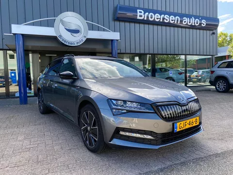 Skoda Superb Combi 1.4 TSI PHEV 217pk DSG-6 Sportline Business met Stoelv, Camera en ACC