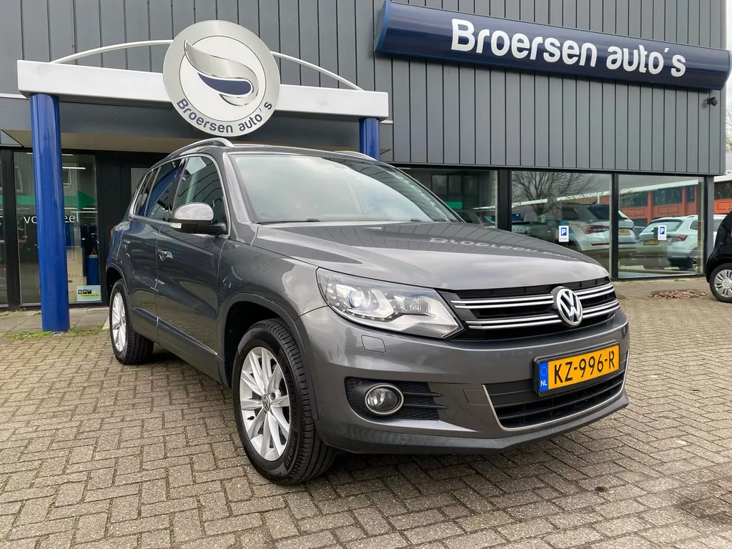 VOLKSWAGEN Tiguan 2.0 TSI 210pk 4Motion DSG Sport&Style met Trekhaak en Xenon
